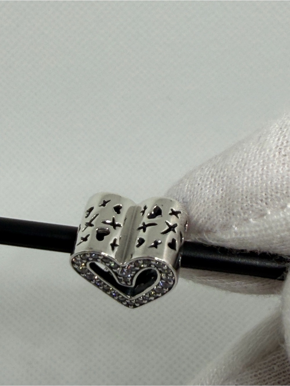 Pandora 798692C01 Sterling Silver Pave Heart Charm - Sparkling Clear Stones - Picture 3 of 6
